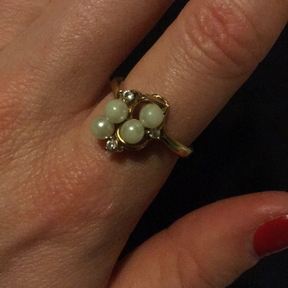 Four pearl ring